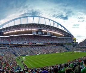 开云官网-跨界统治，当凯尔特人击溃爵士之夜，保罗在F1赛道接管年度争冠