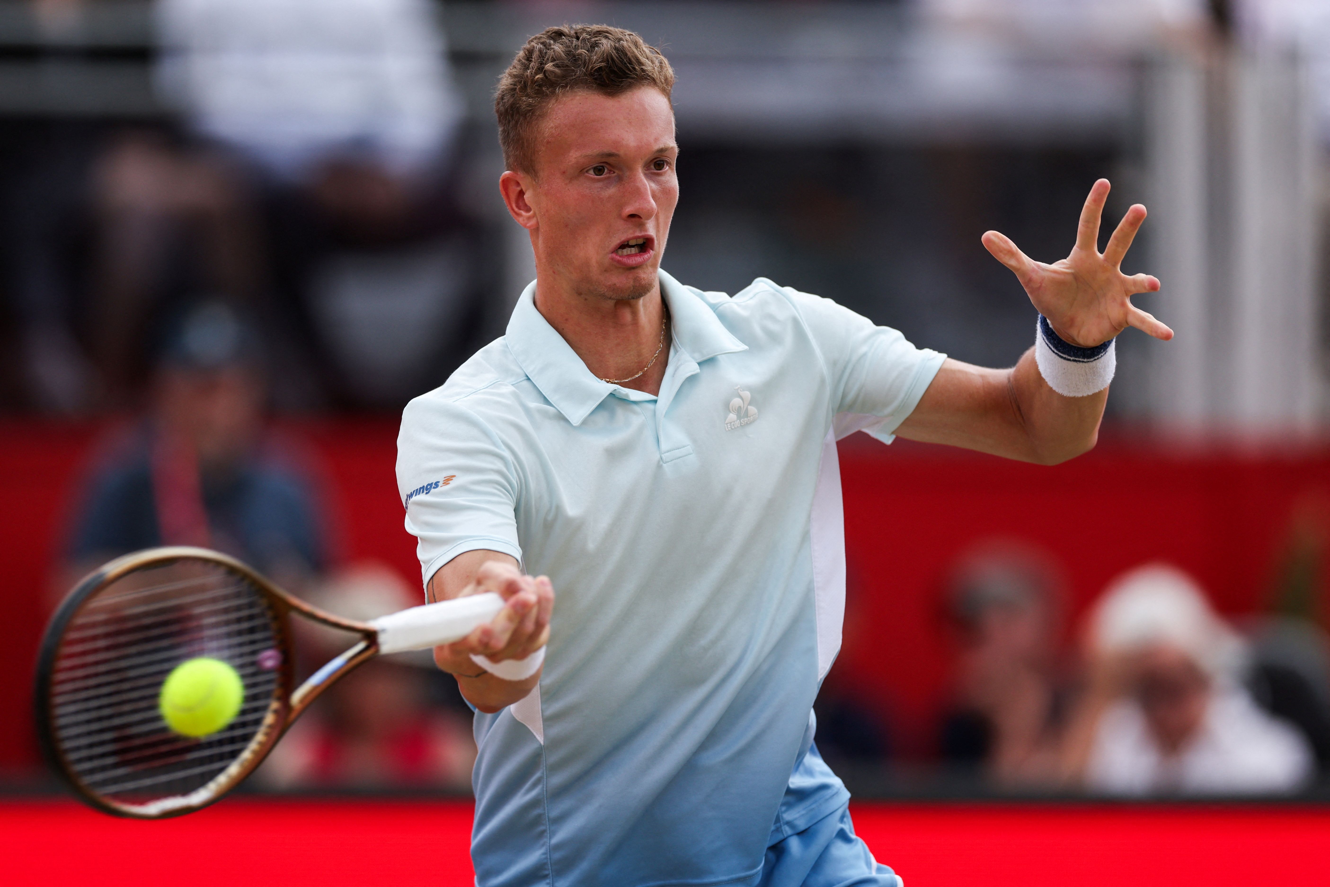 世界网球队轻取西班牙网球队,阿尔卡拉斯关键制胜 世界网球队轻取西班牙网球队,阿尔卡拉斯关键制胜