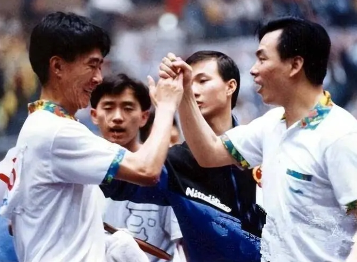 韩国羽毛球队血洗印度羽毛球队,马琳爆发神勇 韩国羽毛球队血洗印度羽毛球队,马琳爆发神勇