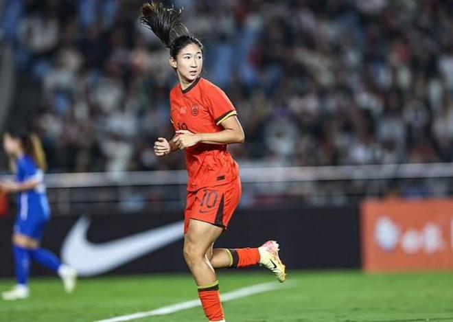 一往无前!中国女足披荆斩棘打拼 一往无前!中国女足披荆斩棘打拼