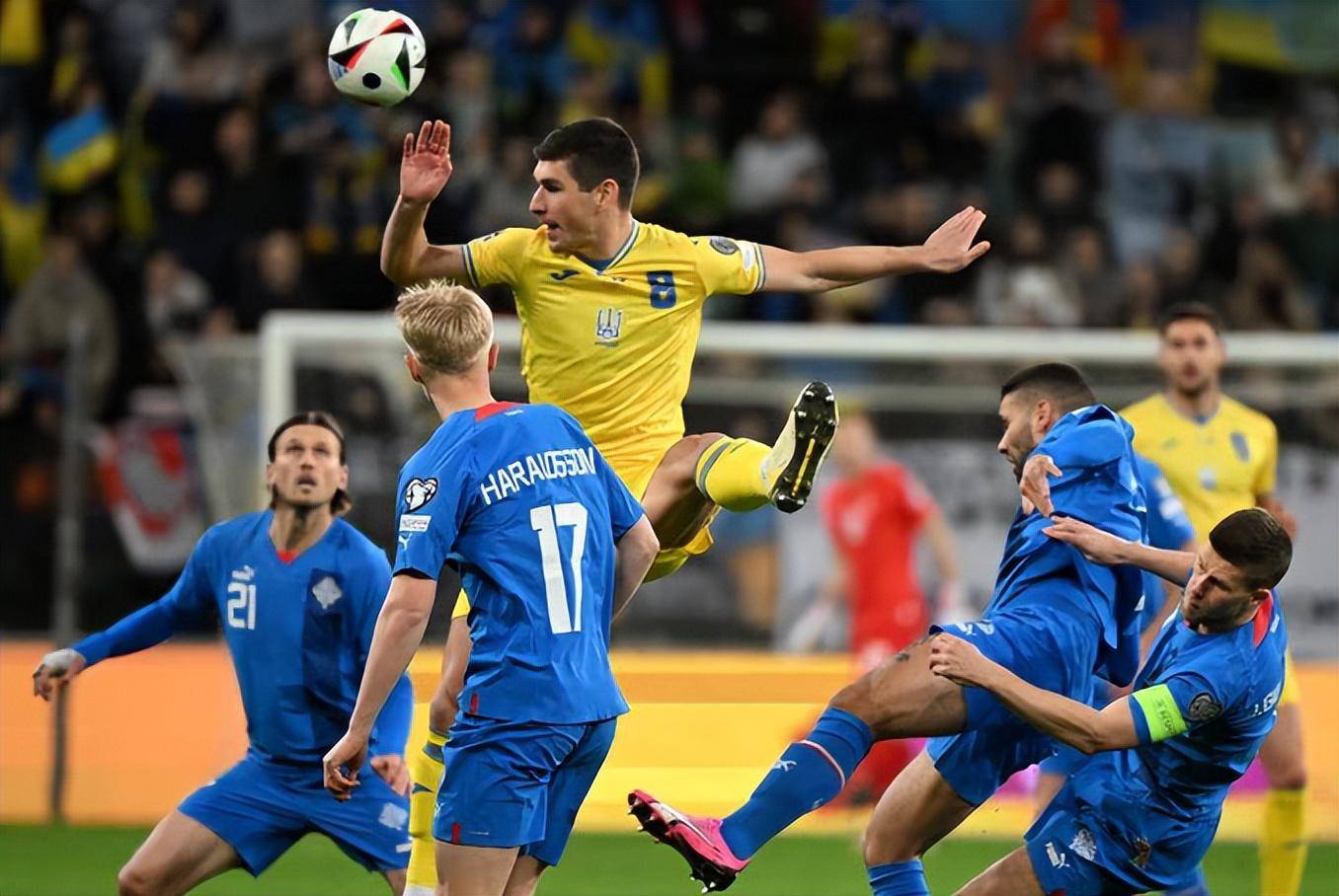 俄罗斯队客场逆转乌克兰,锁定欧预赛四强位置 俄罗斯队客场逆转乌克兰,锁定欧预赛四强位置