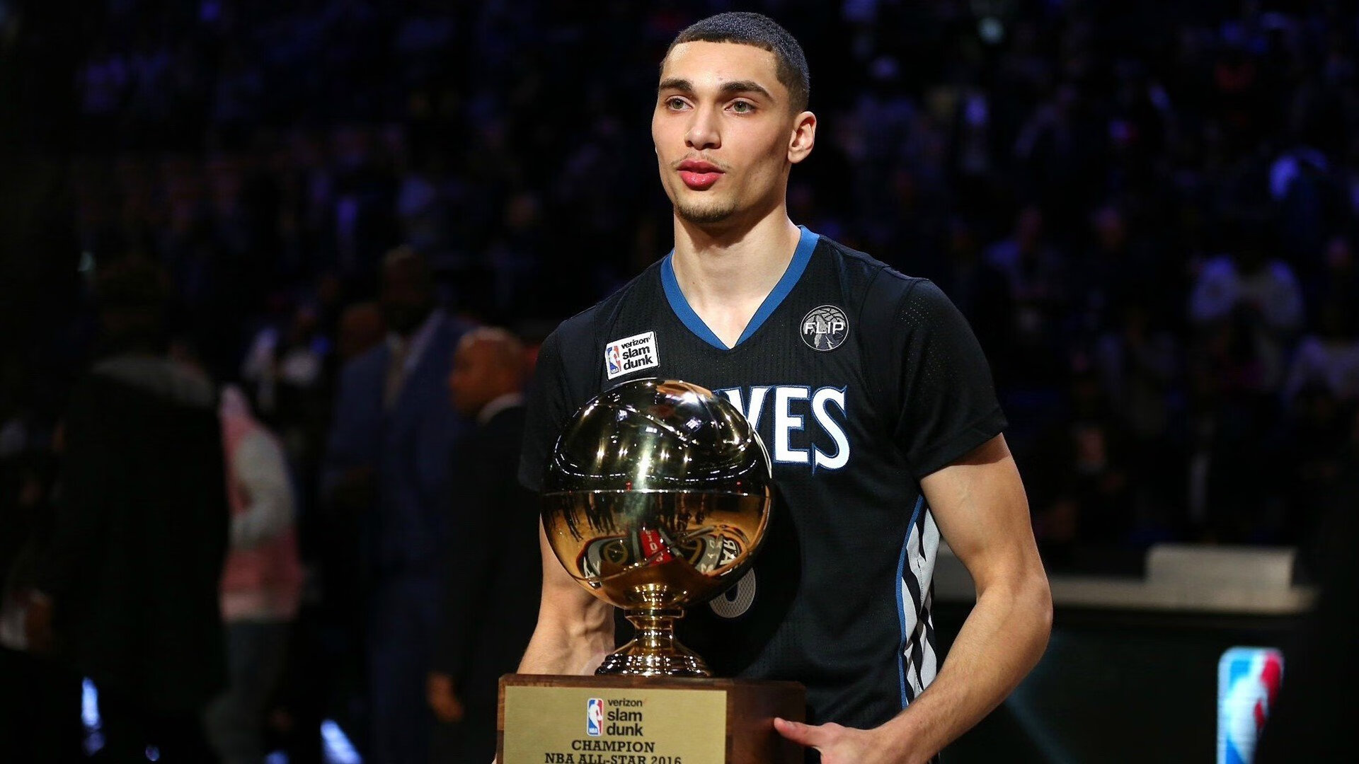 绿茵之外,欧冠决赛焦点战夜,新疆男篮力克雄鹿的跨界启示