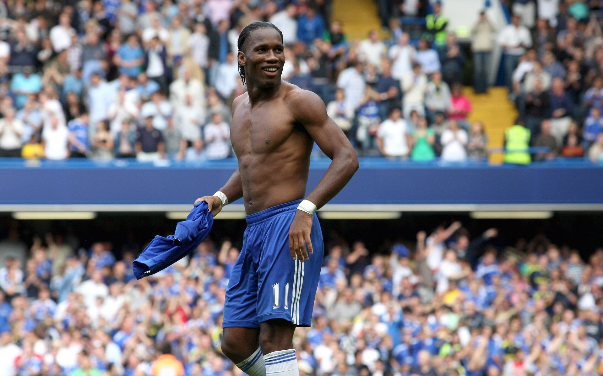 克瓦拉茨赫利亚关键制胜,曼联制霸加纳,一场战术与意志的较量