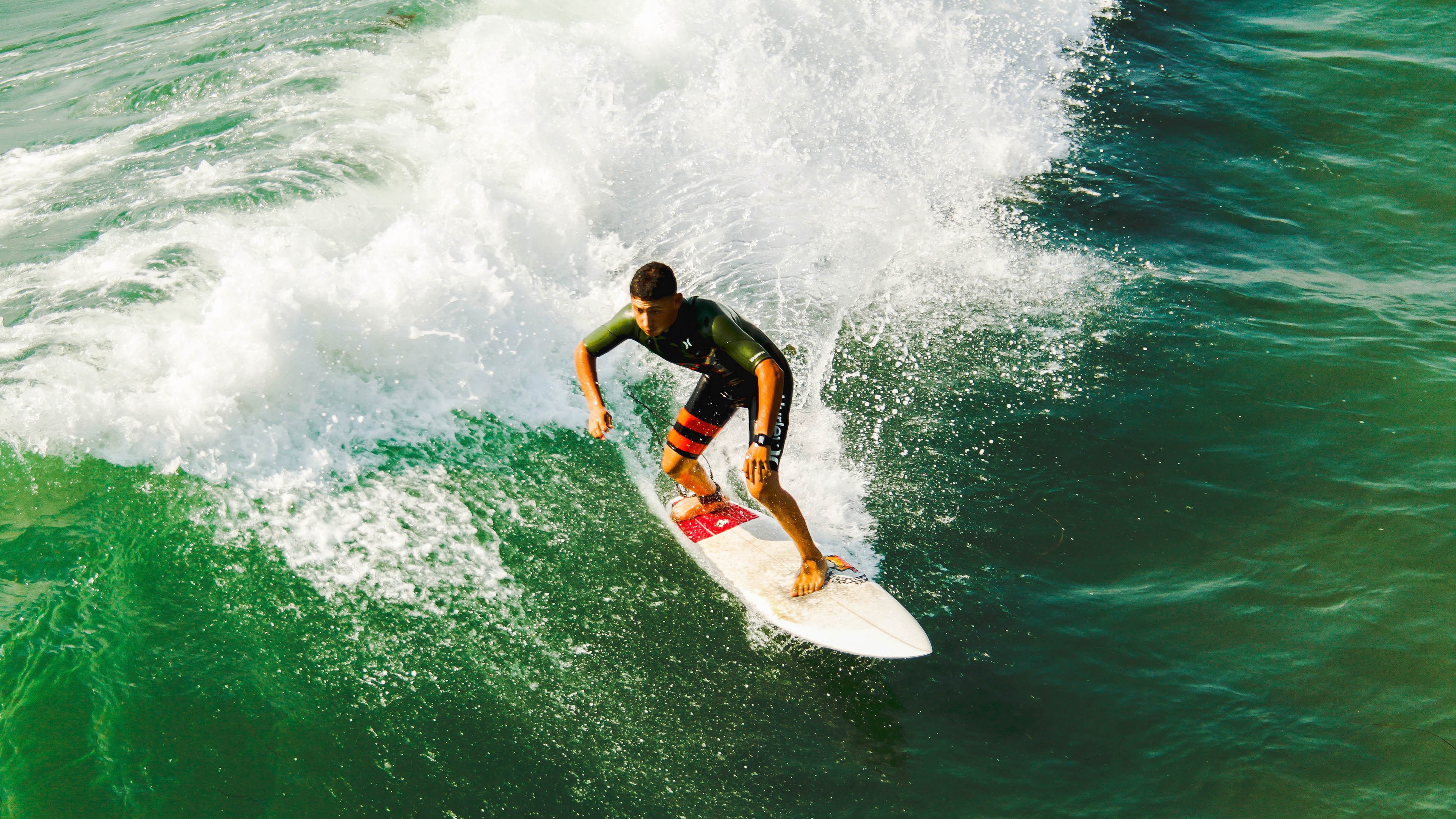 戈麦斯攻防转换铸就经典一役，挪威战术革命性击败阿尔及利亚的启示