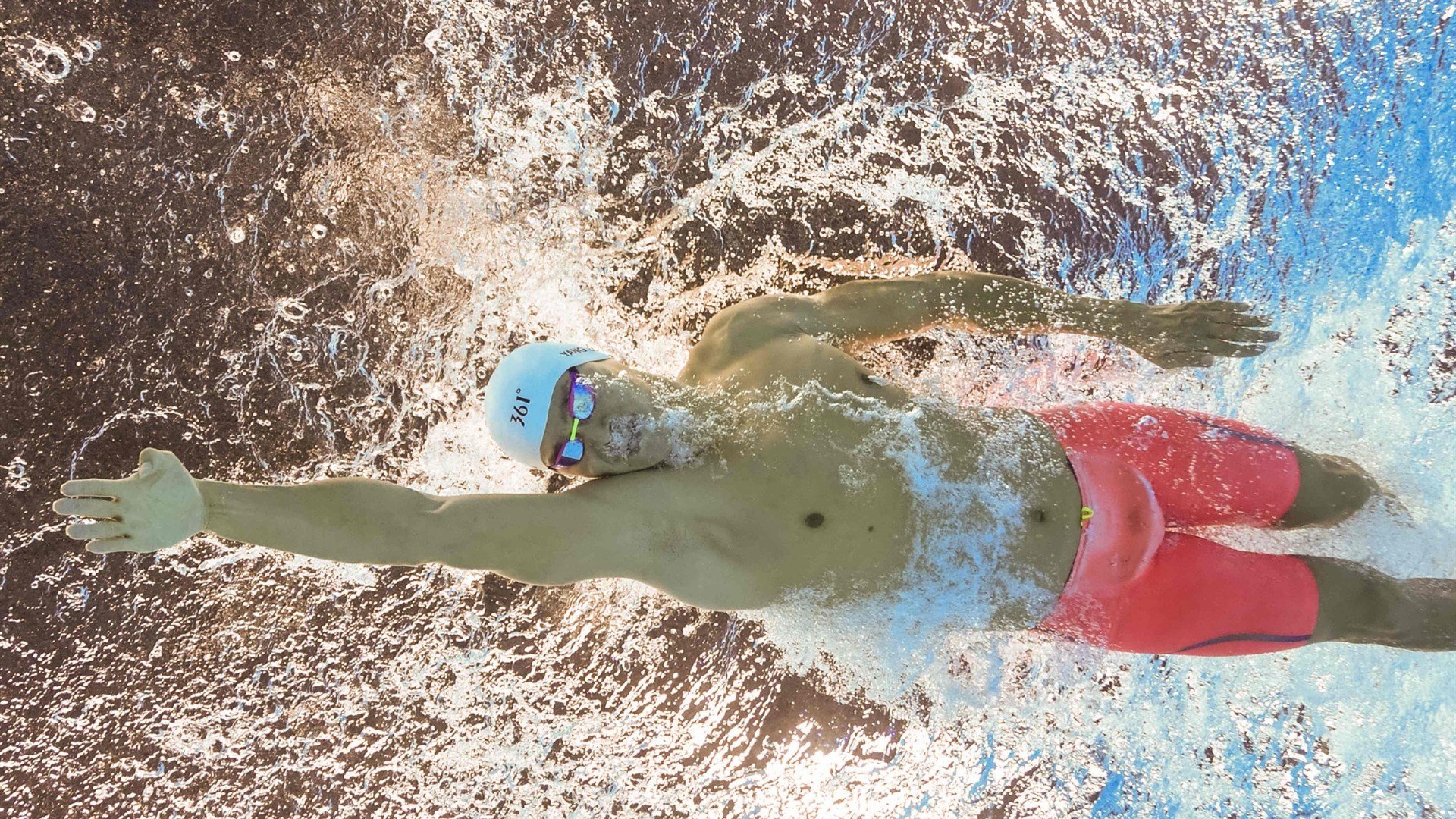 绿茵场与乒乓台的双重奏，韩国队鏖战瑞典队，樊振东高光时刻映照体育精神