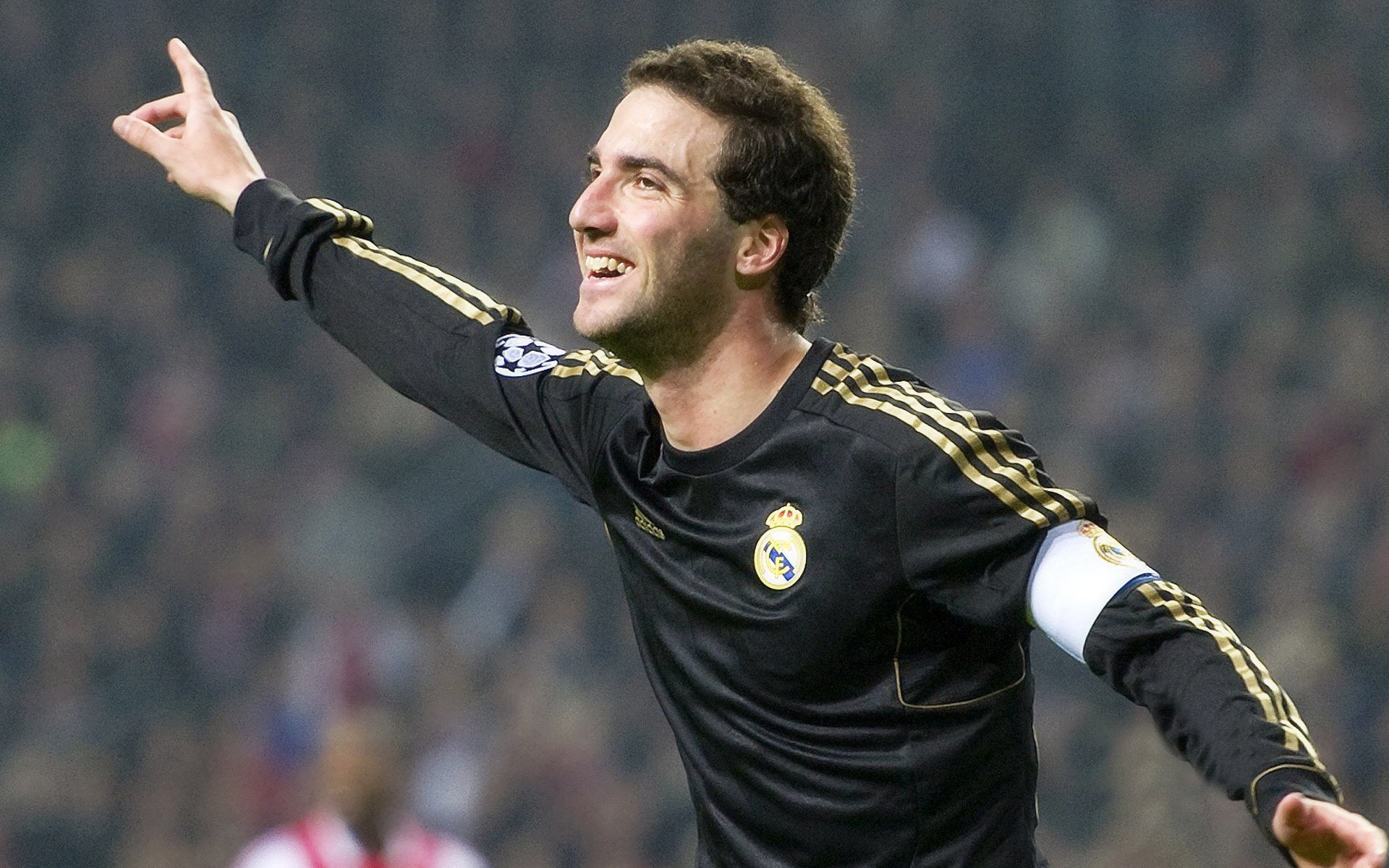 哈利伯顿完美掌控全场，爵士第三节狂潮击溃步行者